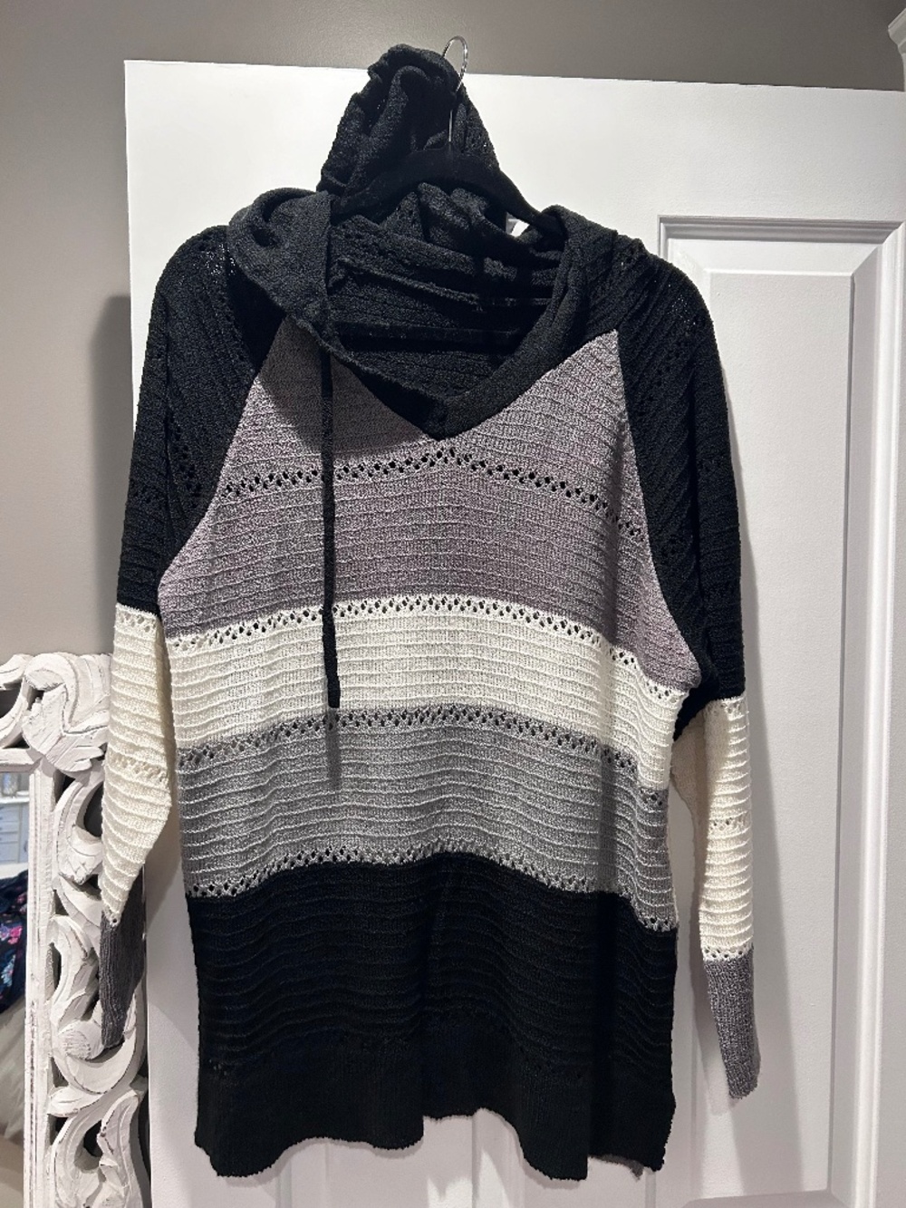 Long Hooded sweater XL